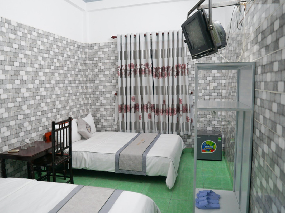 Royal Crest Hotel主图