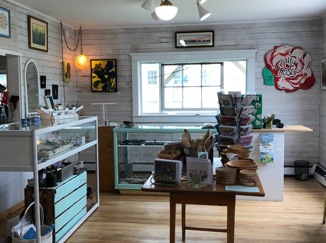 Salty Rose's and the Periwinkle Cafe-Ingonish必去景点