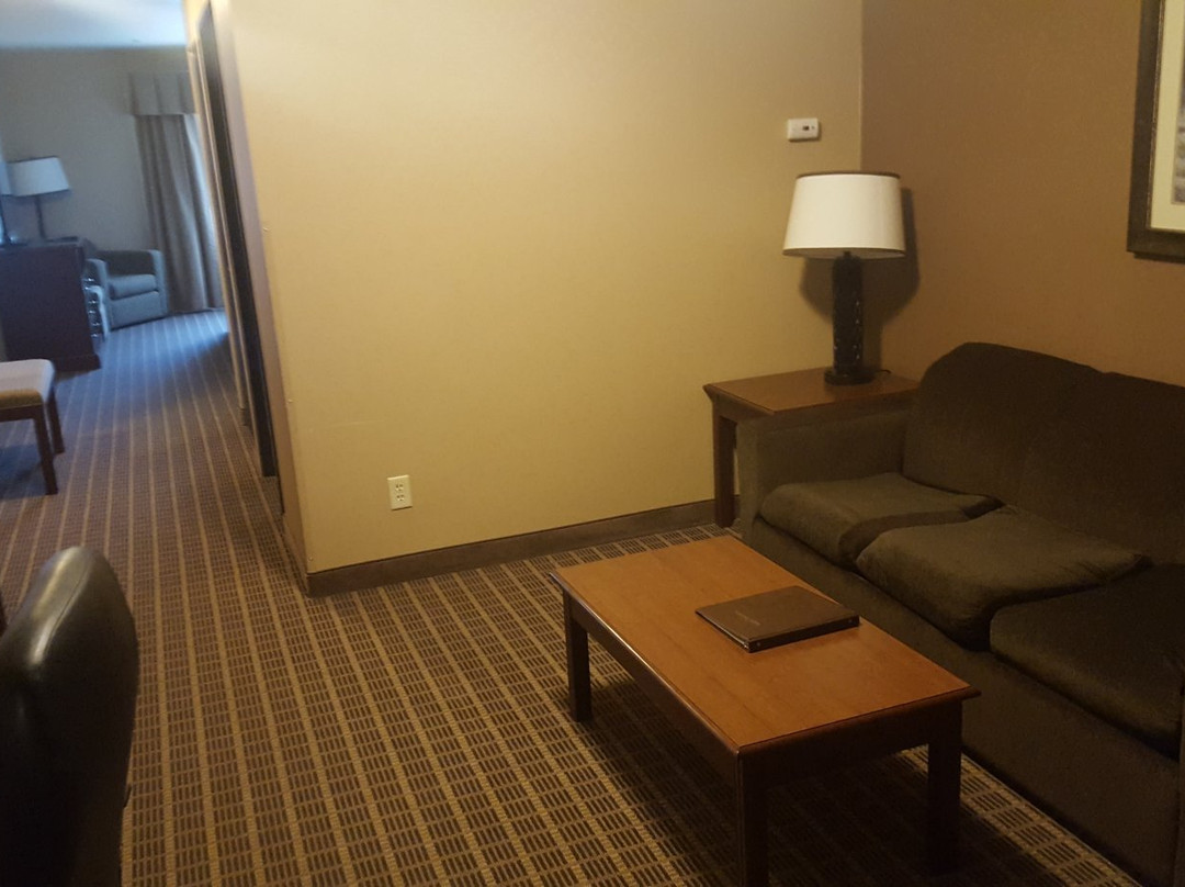 The Evergreen Hotel主图