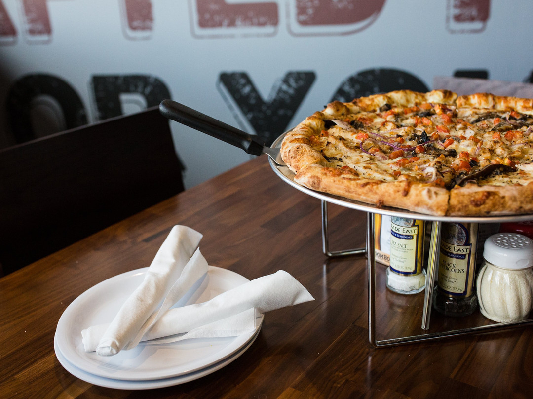 Boombozz Craft Pizza & Taphouse