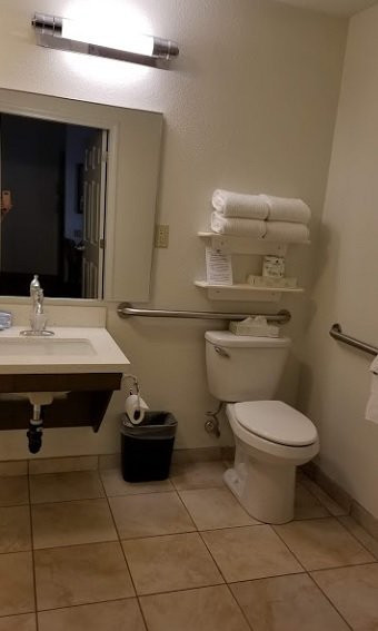 Candlewood Suites-West Springfield by IHG主图