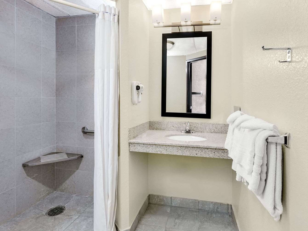 Days Inn by Wyndham Newton主图