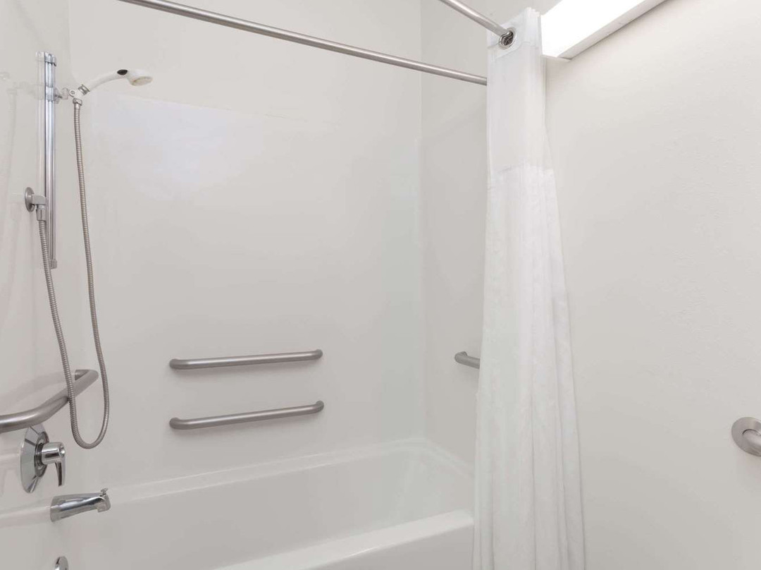 剑桥套房戴斯旅馆主图