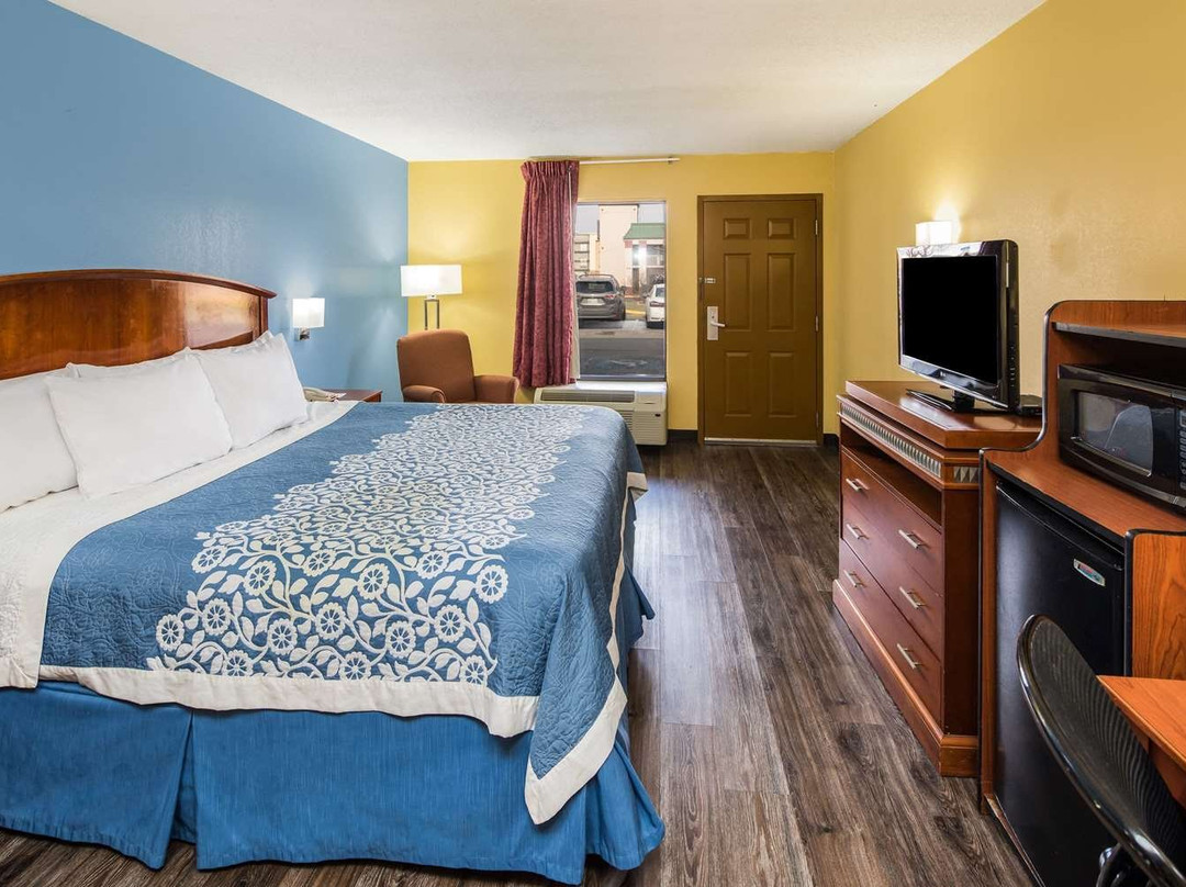 Days Inn by Wyndham Oak Grove/Ft. Campbell主图