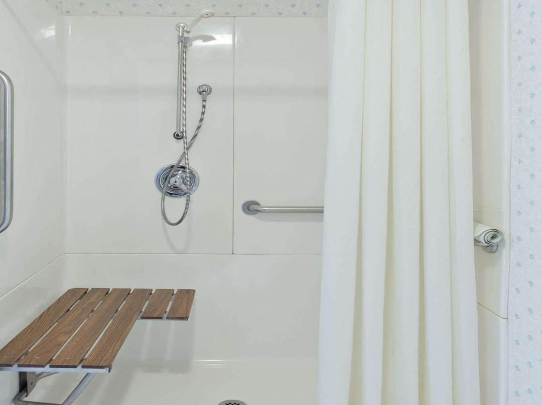 罗谢尔速8酒店主图