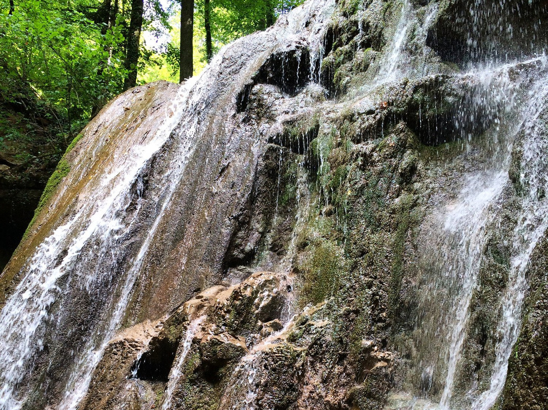 Large Kaverzinsky Waterfall景点图片