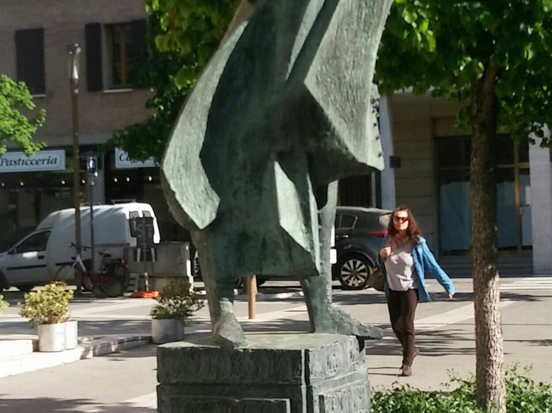 Monumento a Don Minzoni景点图片