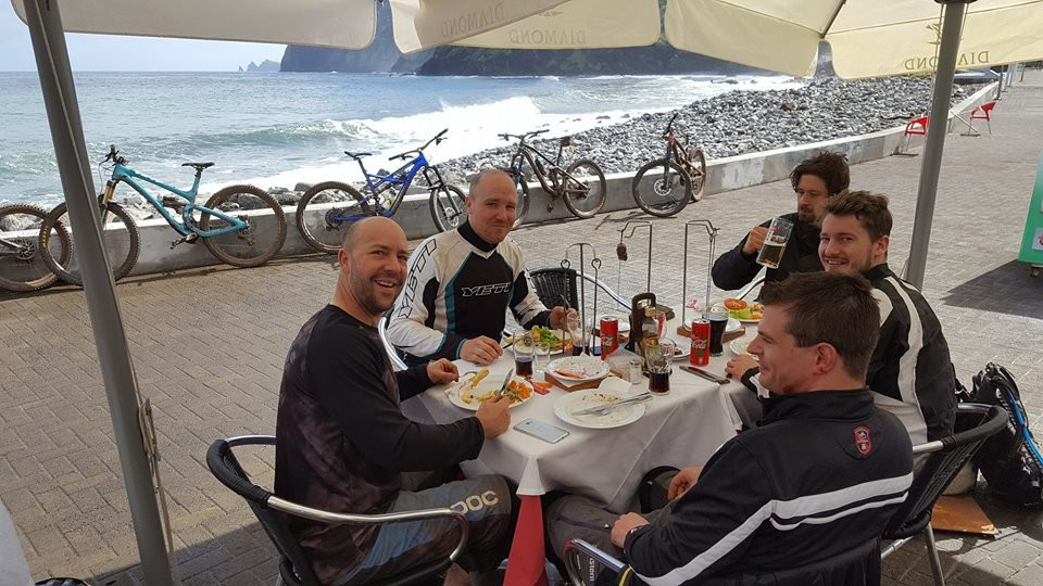 Porto da Cruz餐馆和美食-Restaurante Praça do Engenho