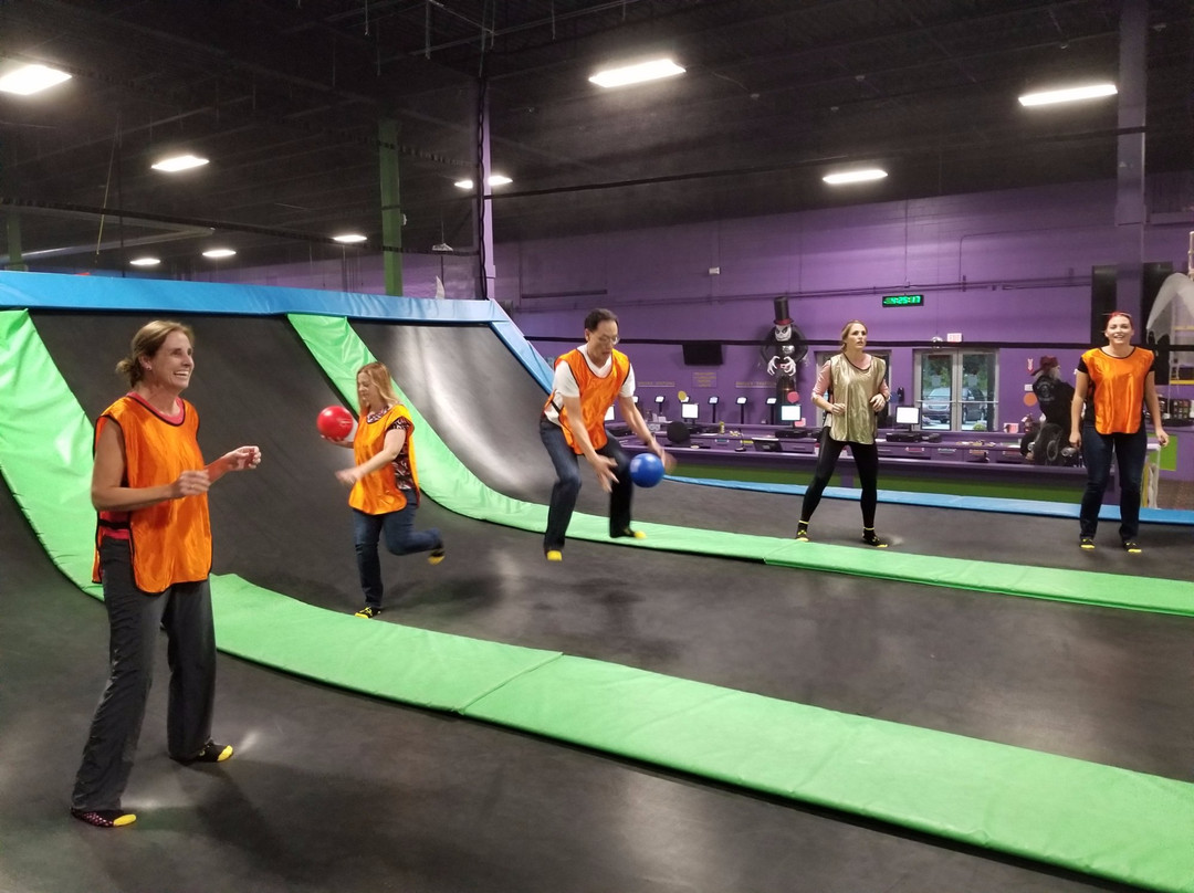 Bounce Trampoline Sports景点图片