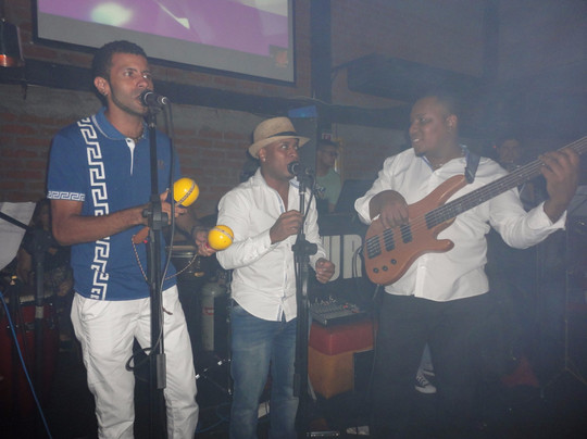 Urbano Bar Restaurante-卡利必去景点