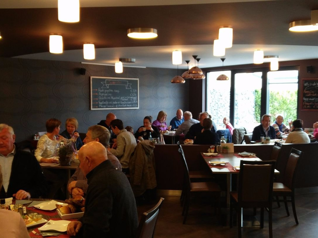 旧腾浩特餐馆和美食-Couverture