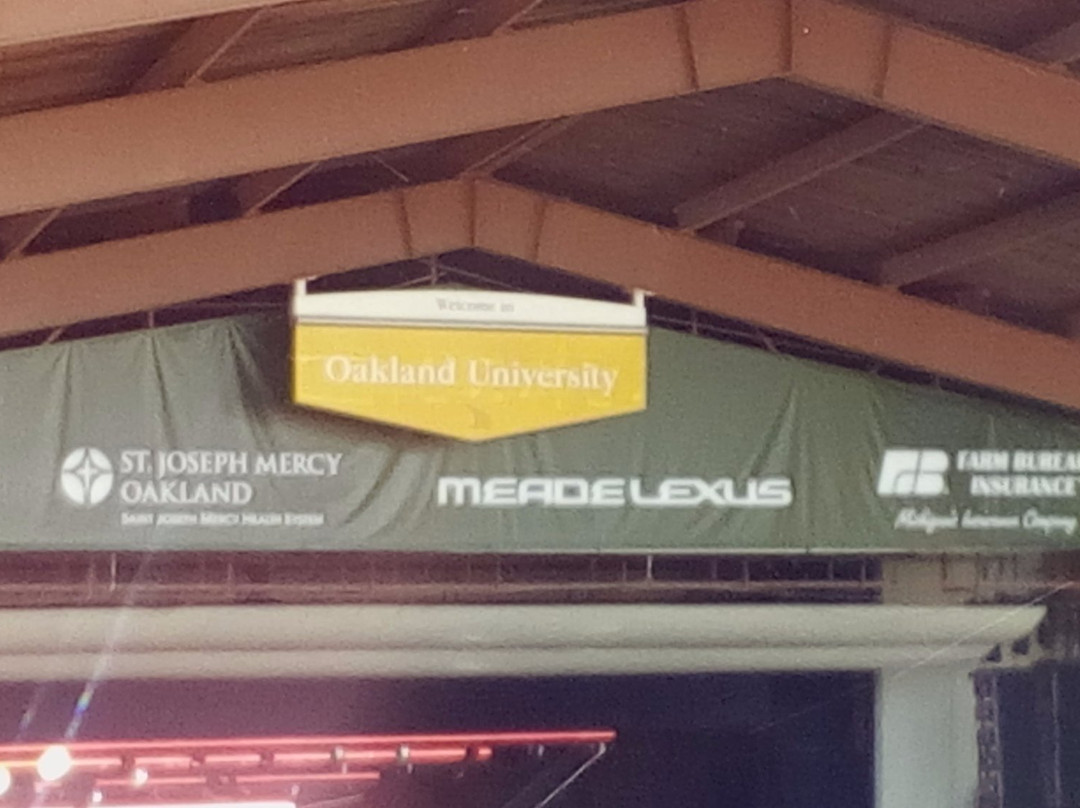 Meadow Brook Amphitheatre-罗切斯特山必去景点