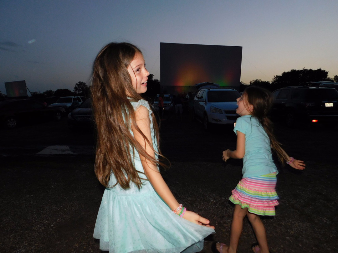 Galaxy Drive-in Movie Theatre-恩尼斯必去景点