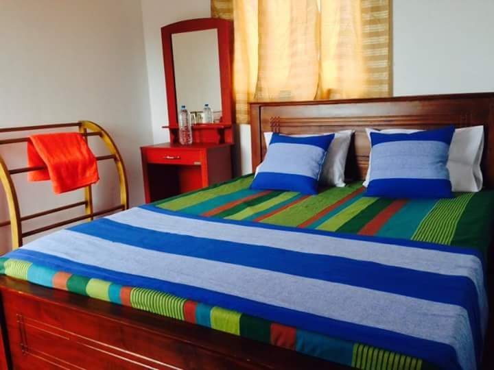 Rainbow Beach Hotel-官方