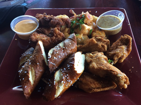 AMC DINE-IN Thousand Oaks 14-千橡市必去景点