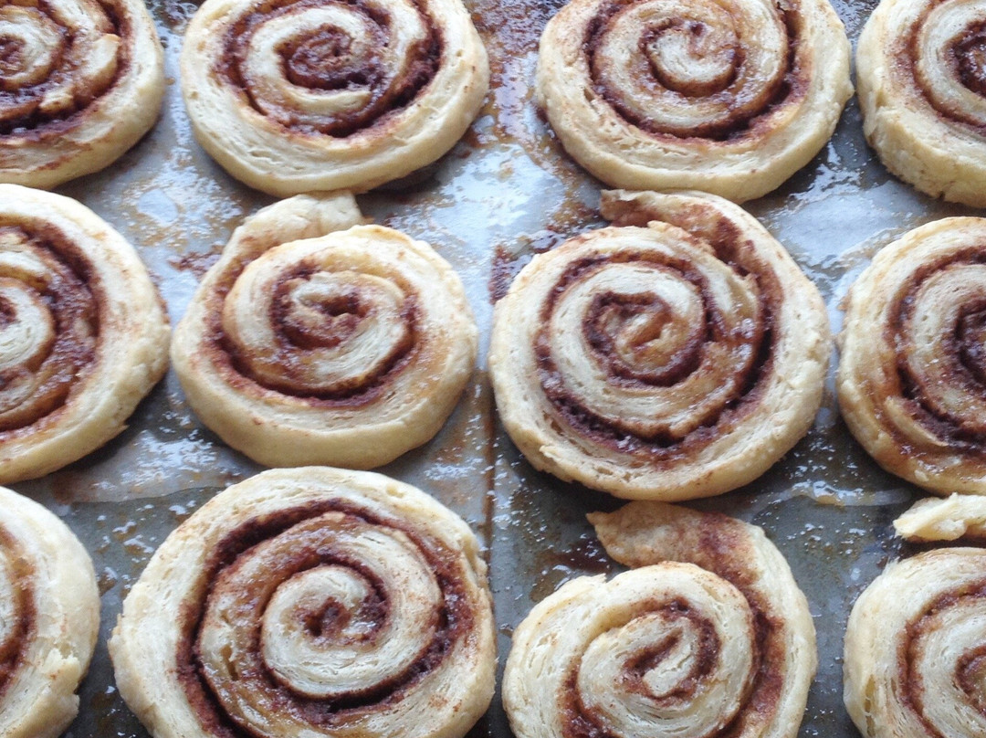 Salty Rose's and the Periwinkle Cafe主图