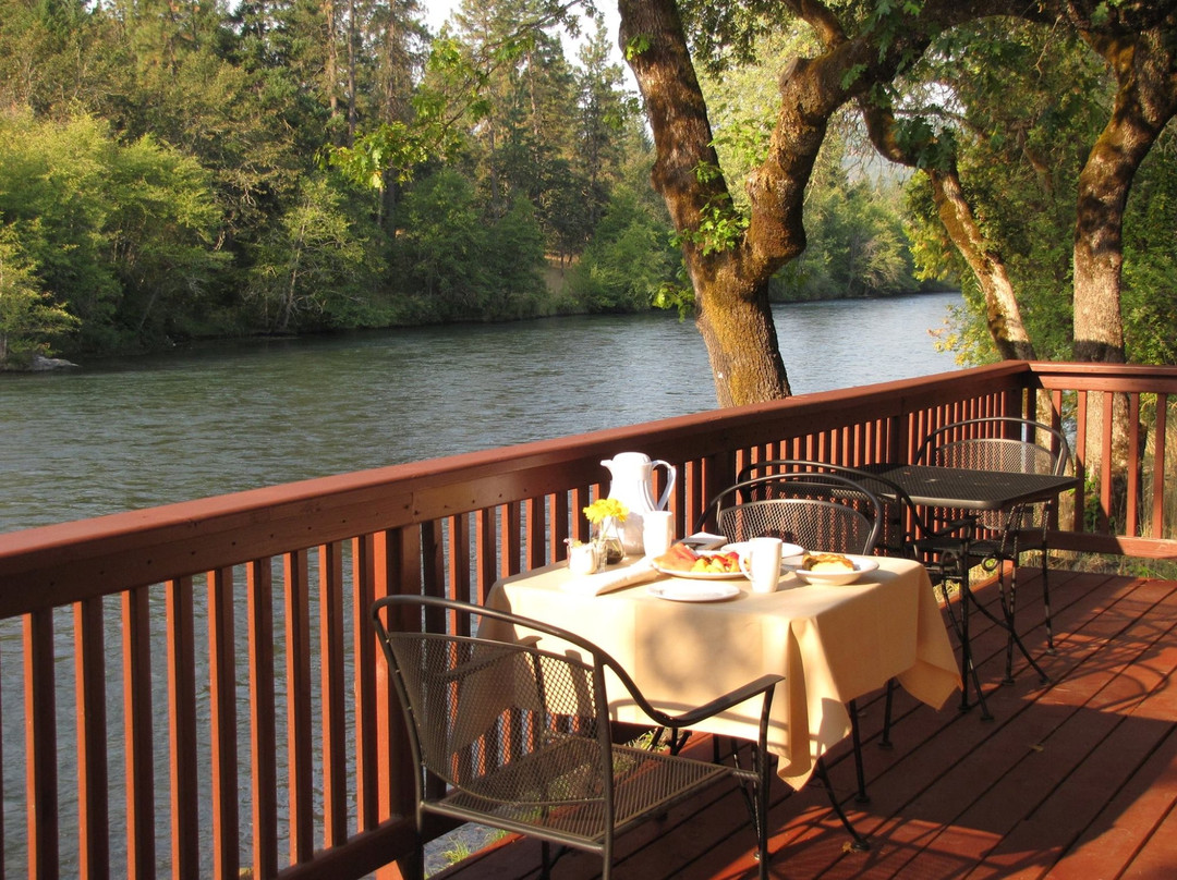 Rogue River Lodge