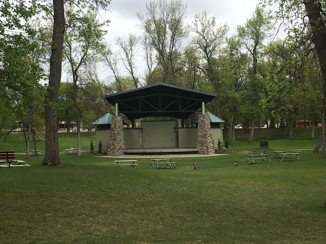 Oak Park-Minot必去景点