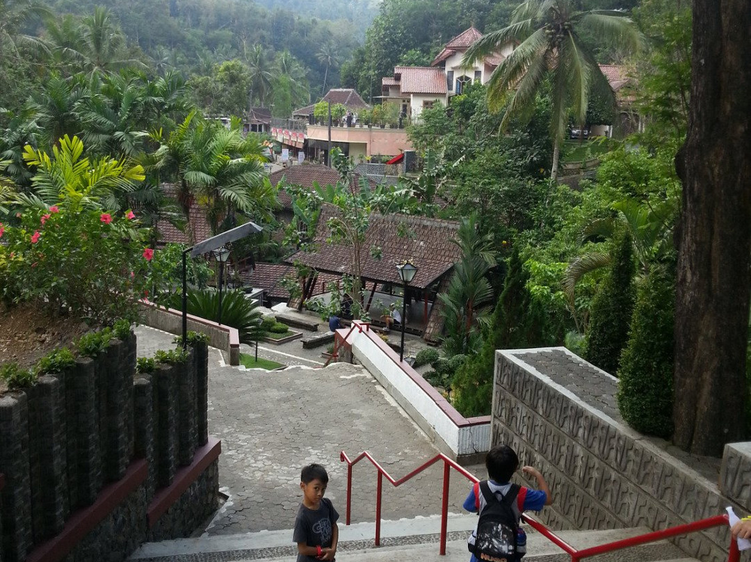 The Cave of Holy Mary Sendangsono-Kulon Progo必去景点