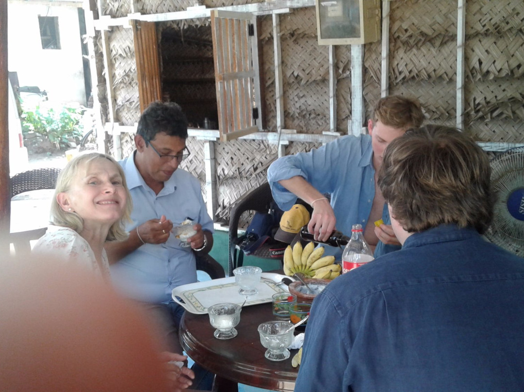 Medaketiya餐馆和美食-Wild Grass Home Foods