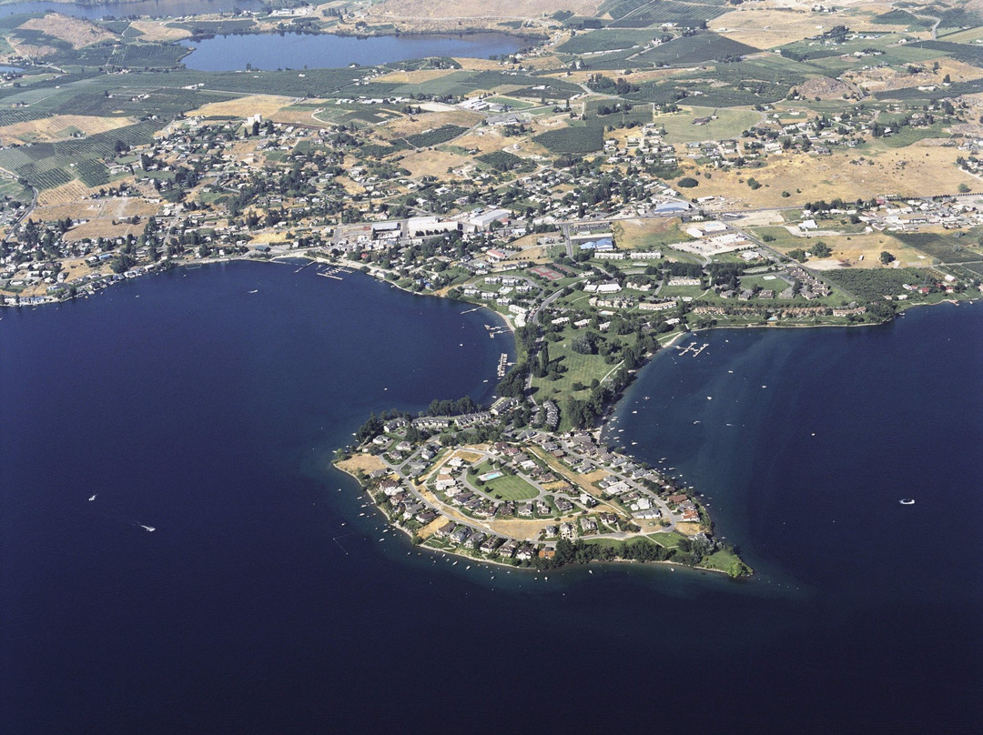 Wapato Point Resort