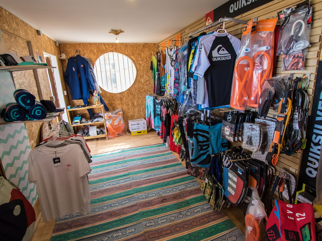 Kahuna Surfhouse Kitesurfing School-Kiti必去景点