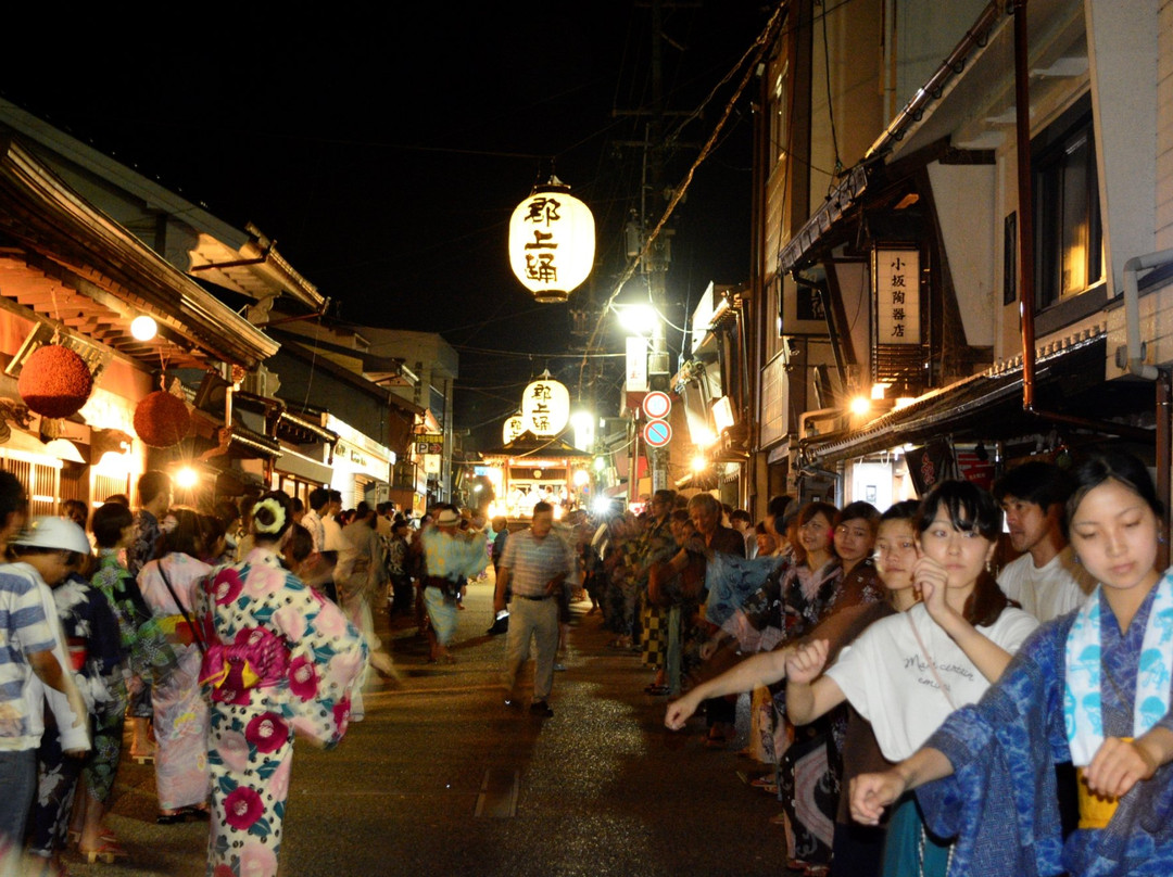 Tetsuya Odori (Gujo Odori)-郡上市必去景点