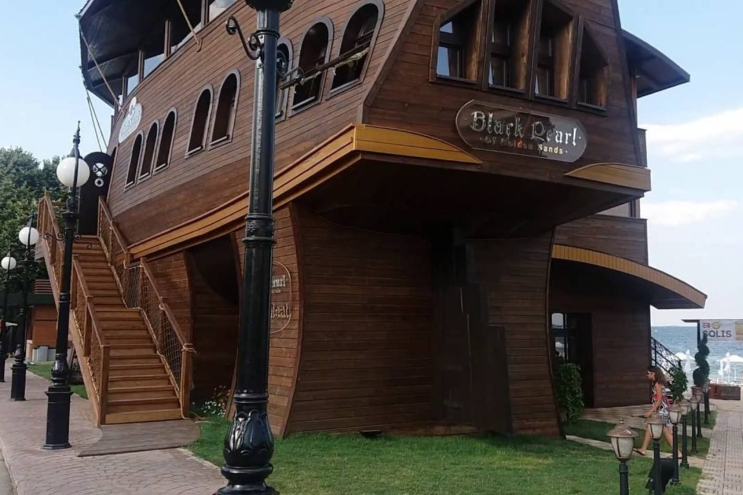 Black Pearl of Golden Sands