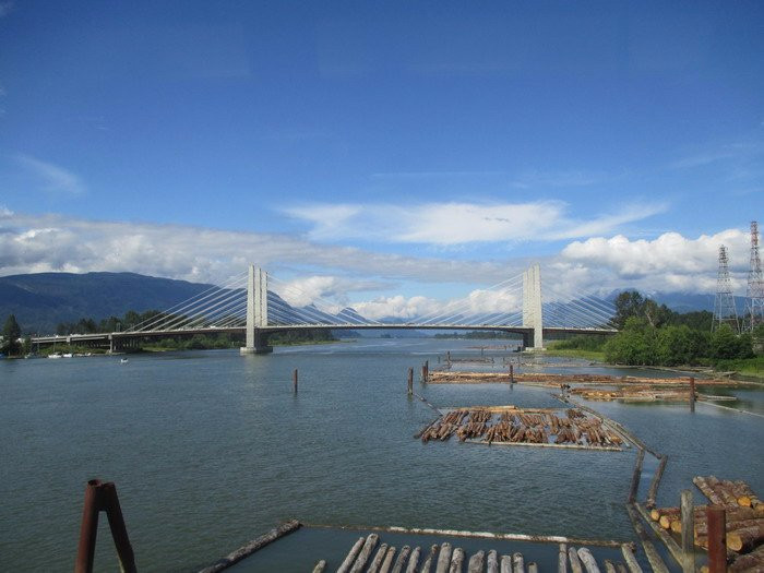 Pitt River Bridge-高贵林港必去景点