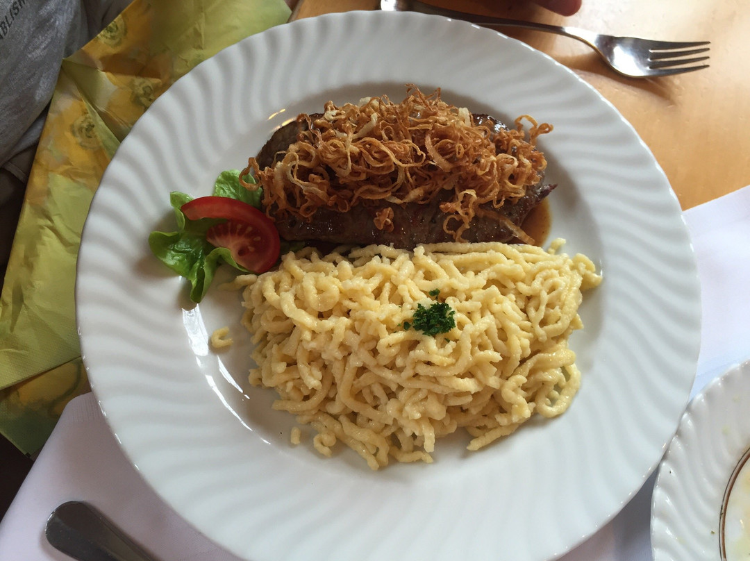 阿德尔酒店主图