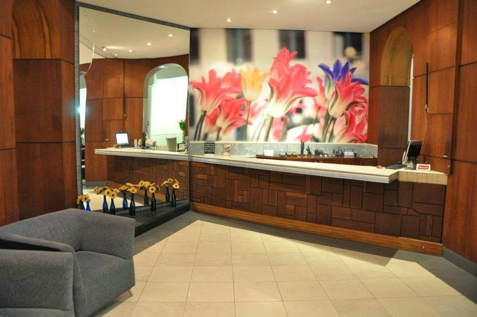 Express Plaza Hotel主图