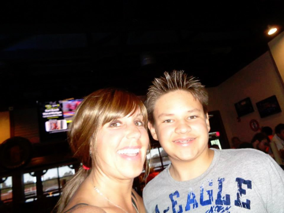 Frank's Theatres Cinebowl & Grill-卡瑞必去景点