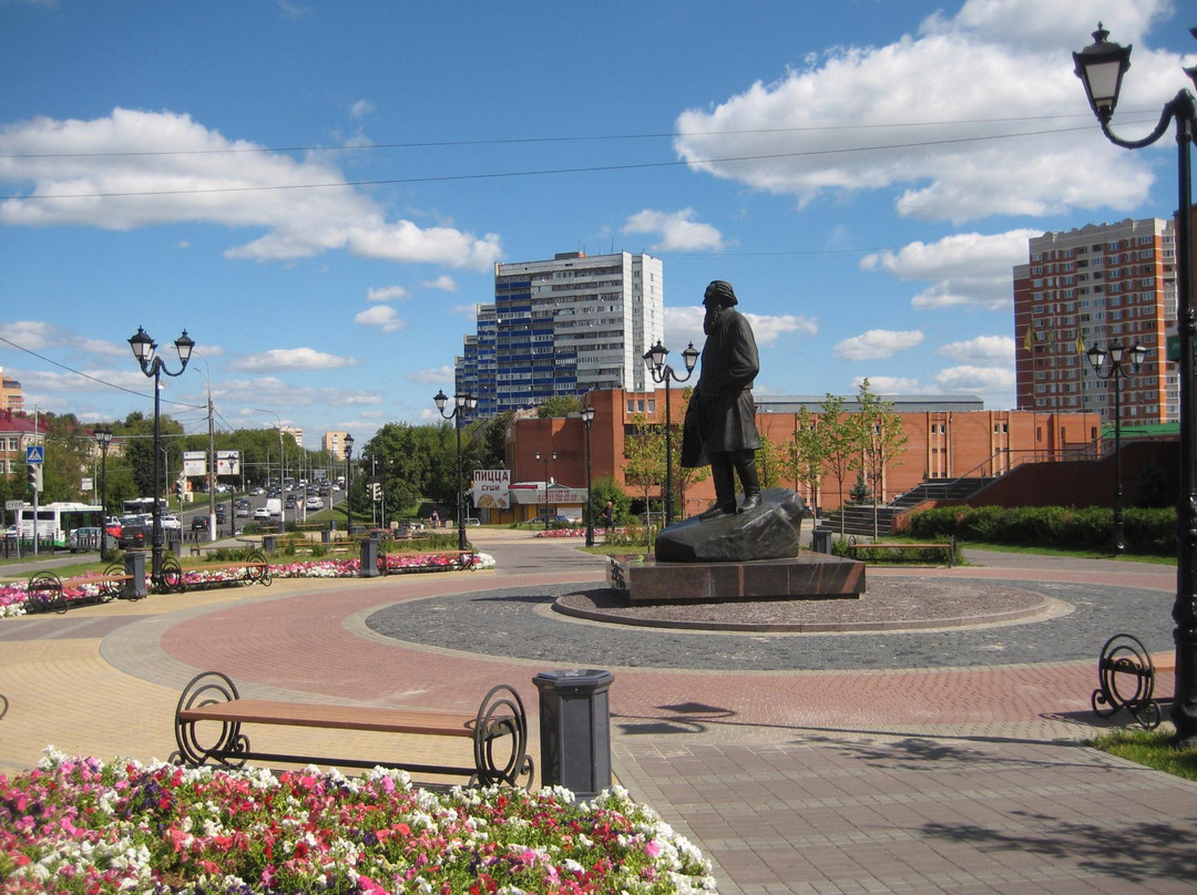 Monument to Lev Tolstoi景点图片