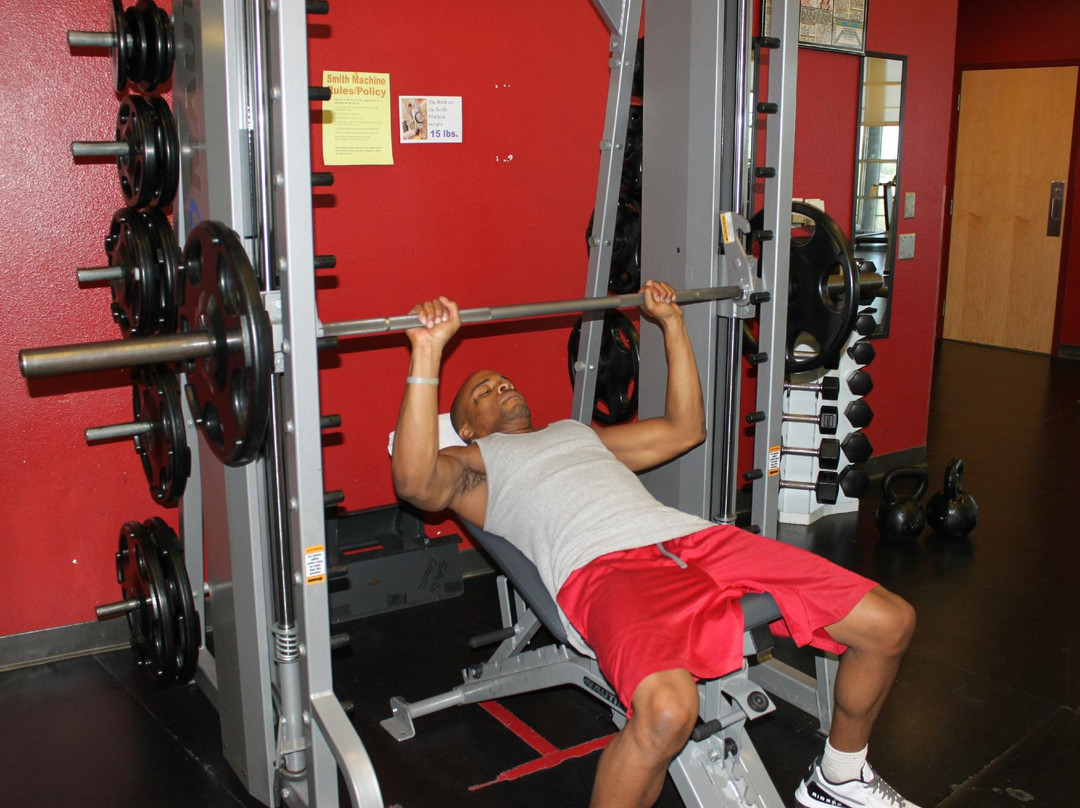 Foothills Recreation and Aquatics Center-格兰岱尔必去景点