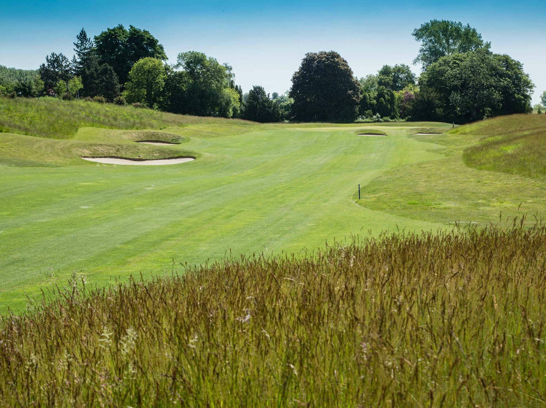 Merignies Golf Country Club景点图片