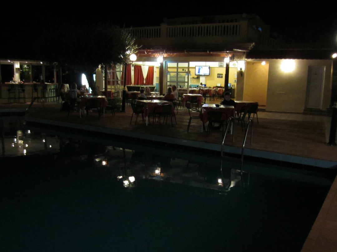 Karavos Hotel Apartments主图