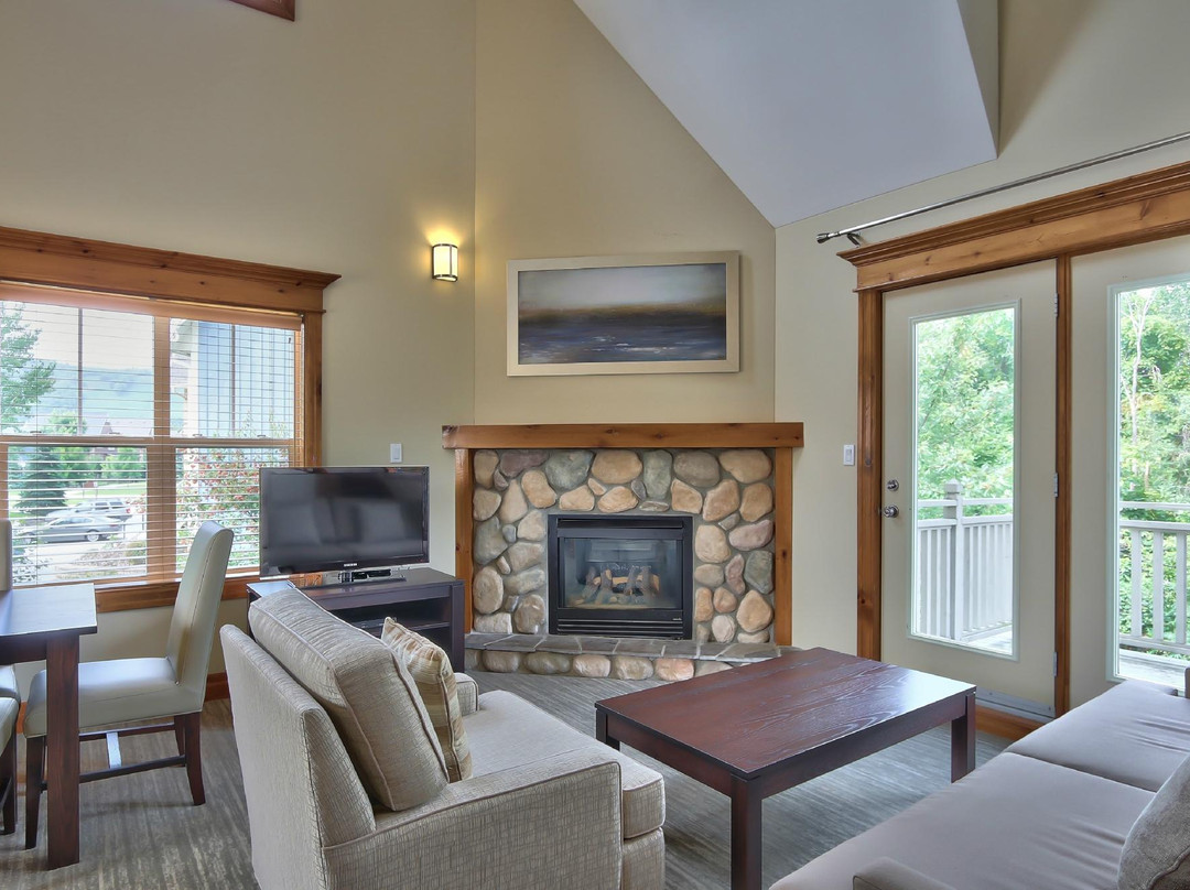 Historic Snowbridge - Resort Homes by Blue Mountain Resort