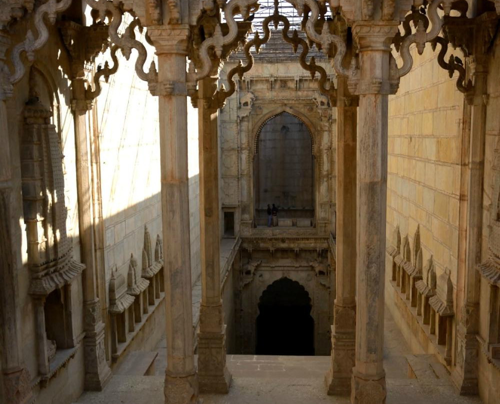 Raniji Ki Baoli-科塔必去景点