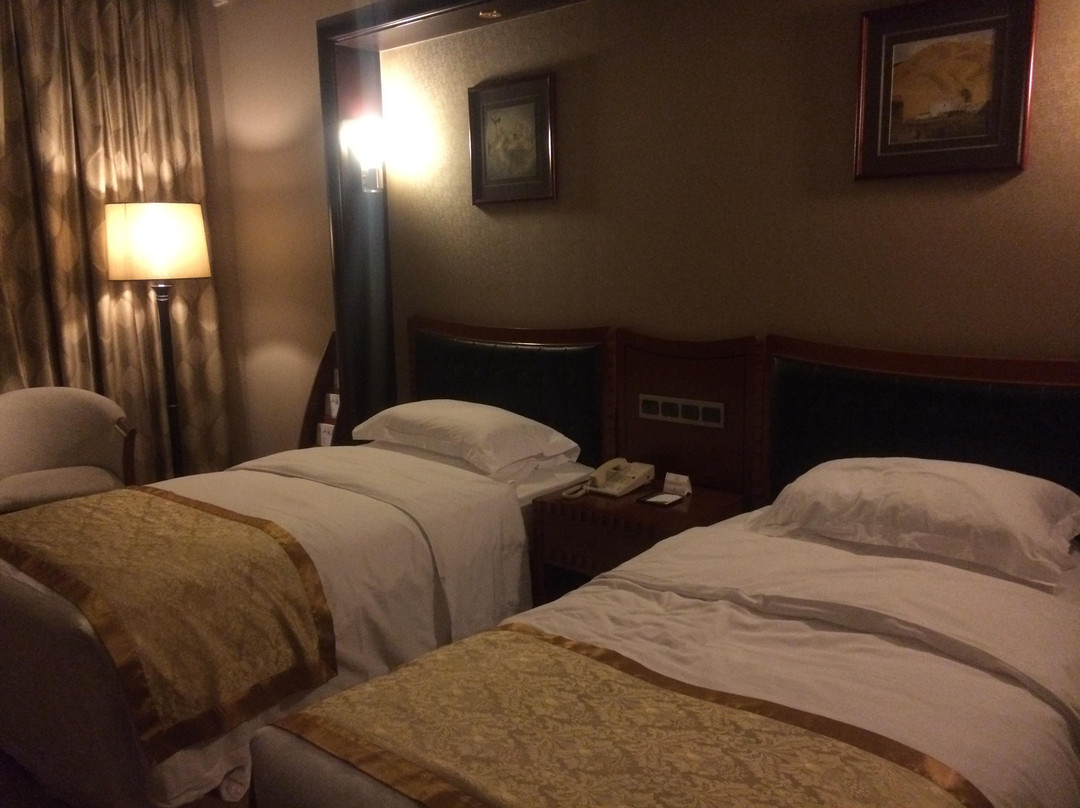 北京世纪金源香山商旅酒店主图