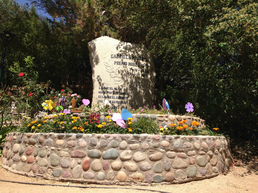 Casa Escuela Gabriela Mistral-Monte Grande必去景点