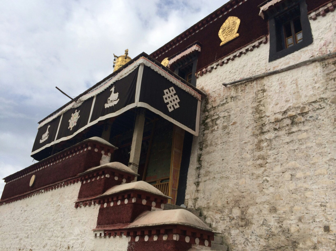 恰嘎曲德寺-桑日县必去景点