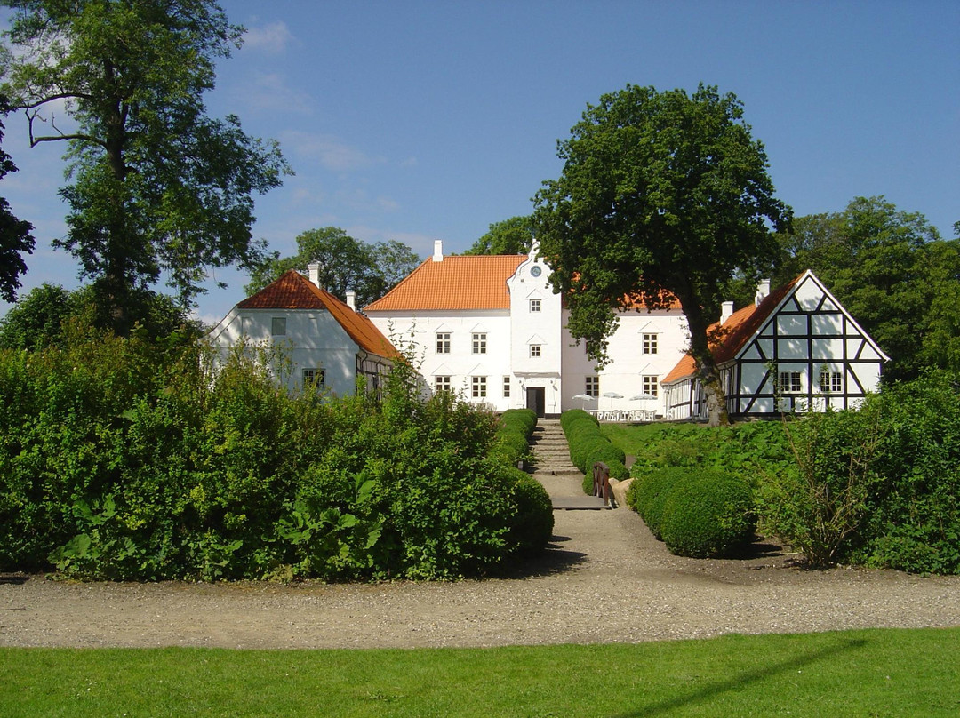 布罗斯特旅游景点-Herregaarden Bratskov