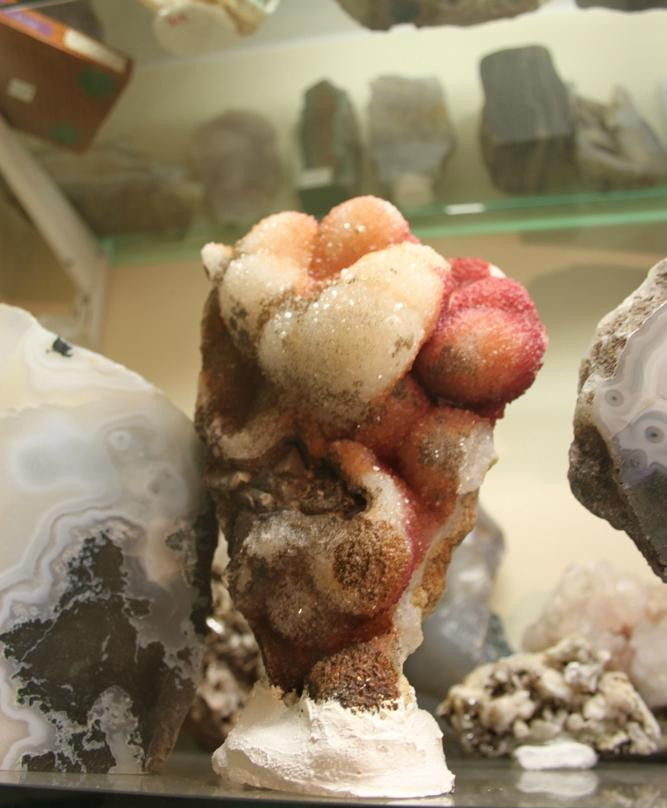 Rare stone collection of Soren and Sigurborg-Eskifjordur必去景点