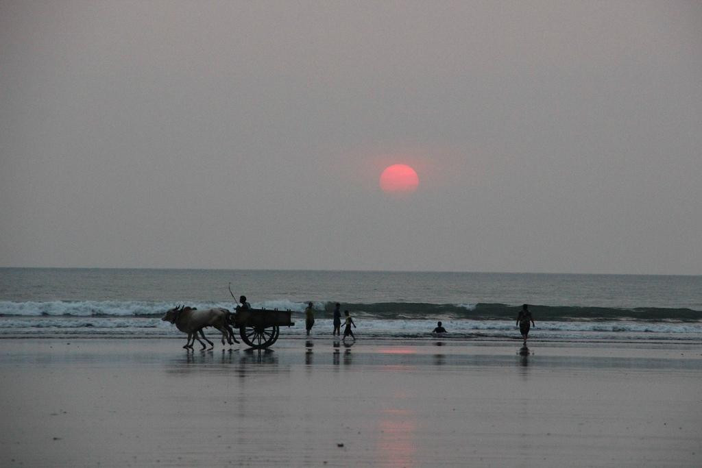 Ladghar Beach景点图片