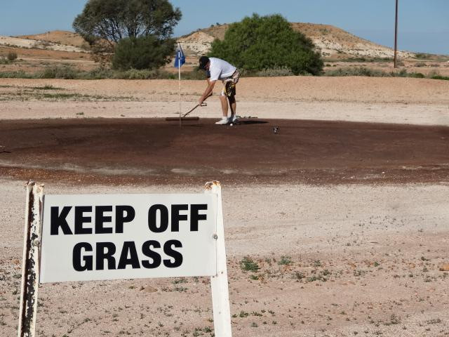 Coober Pedy Opal Fields Golf Course-库伯佩迪必去景点