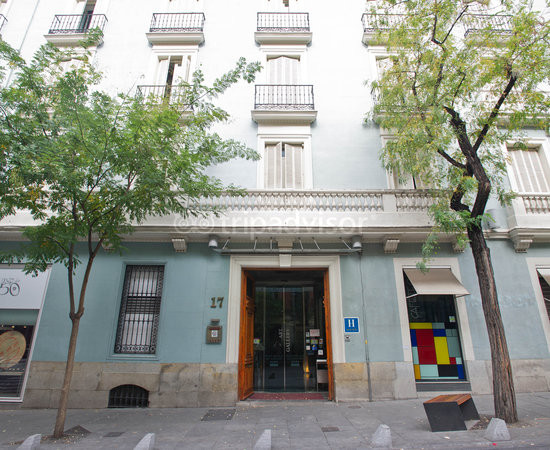 珀蒂宫艺术画廊酒店