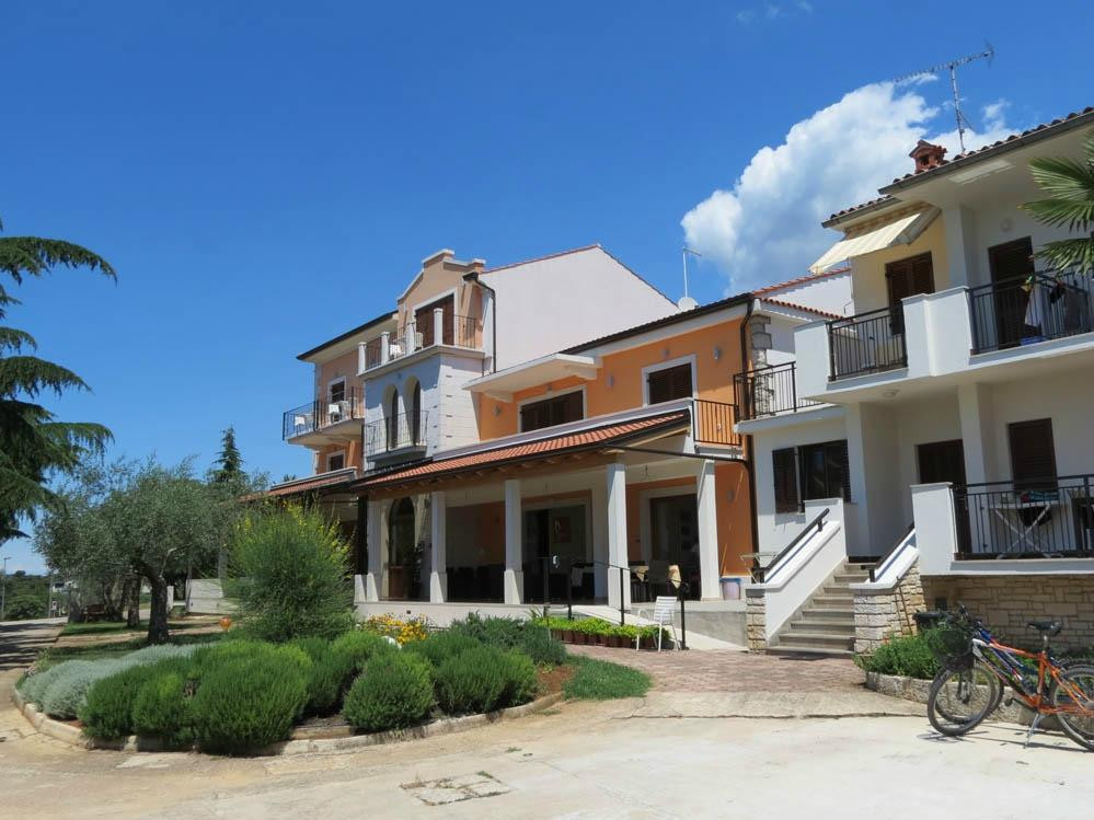 Villa Dobravac Wine Estate