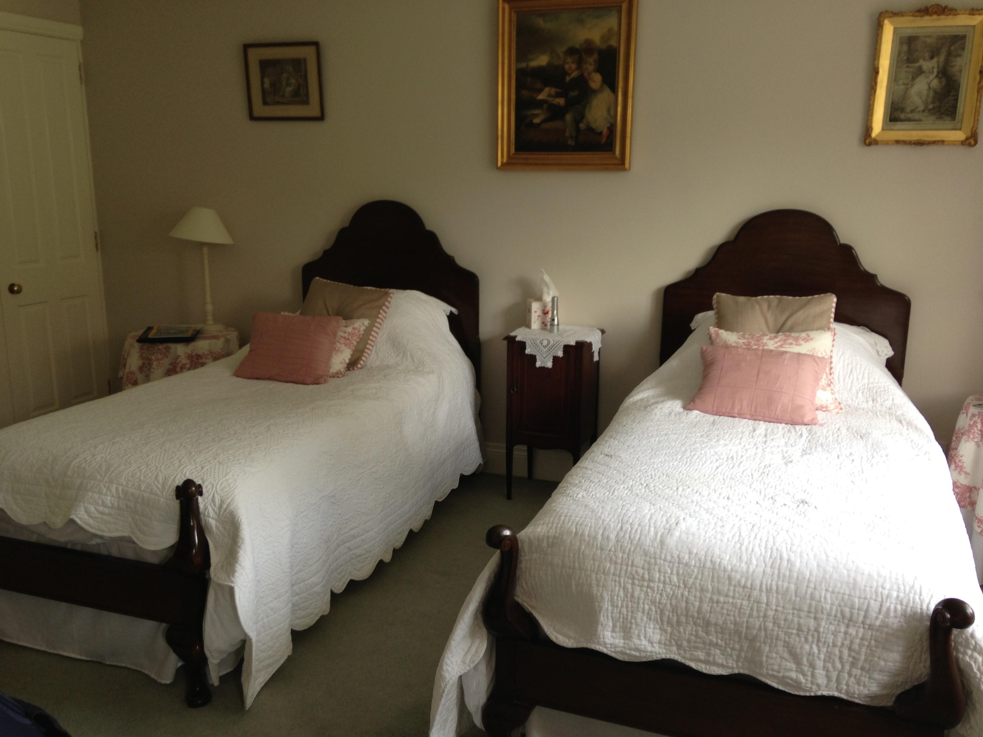 Edenvale House-客卧