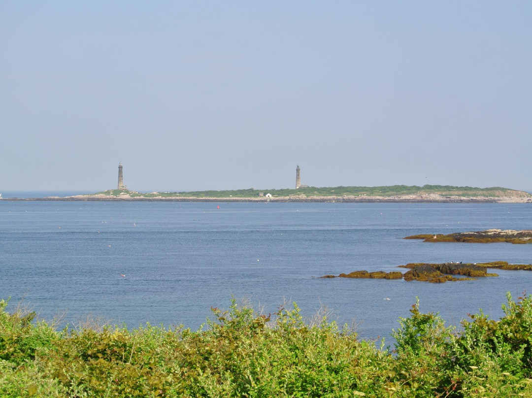 Twin Lights on Thatcher's Island景点图片
