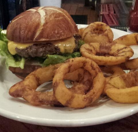 Ellyn's Tap and Grill